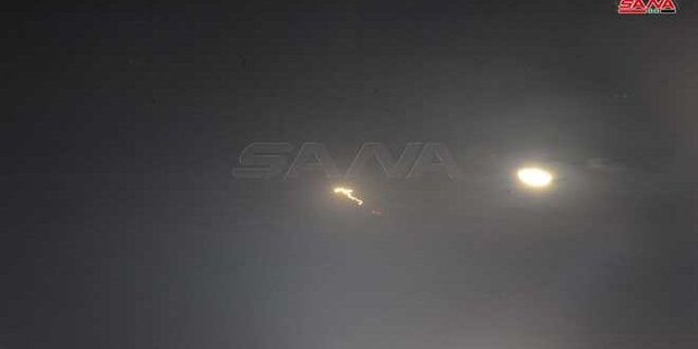 مقابله پدافند هوایی ارتش سوریه با حملات هوایی رژیم صهیونیستی