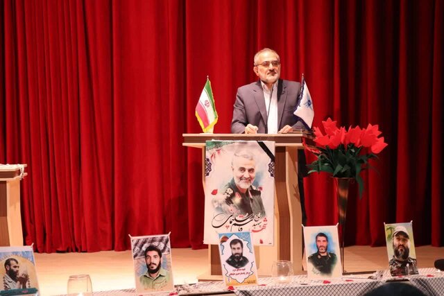 حسینی: دانشجویان اجازه ندهند روحیه پرسشگری آنها به انحراف کشانده شود