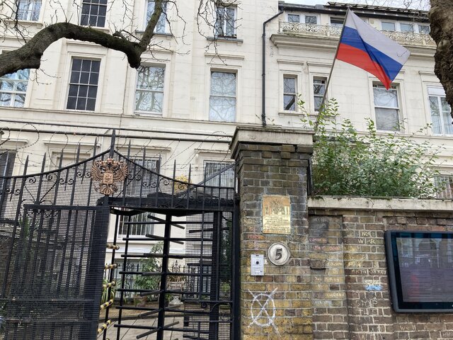 سفیر روسیه احتمال اخراج دیپلمات‌های روس از لندن را بعید نمی‌داند