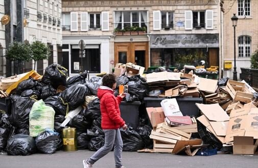 با اعتصاب پاکبان‌ها،
                                پاریس به تلی از زباله تبدیل شده است
