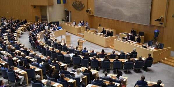 حمایت پارلمان سوئد از ارسال تسلیحات به ارزش ۶۰۰ میلیون دلار به اوکراین