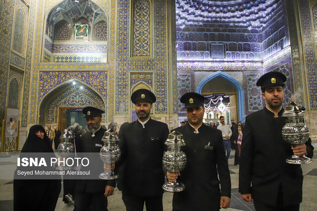 خدمت‌رسانی ۱۰ هزار خادم رضوی در شب سال نو