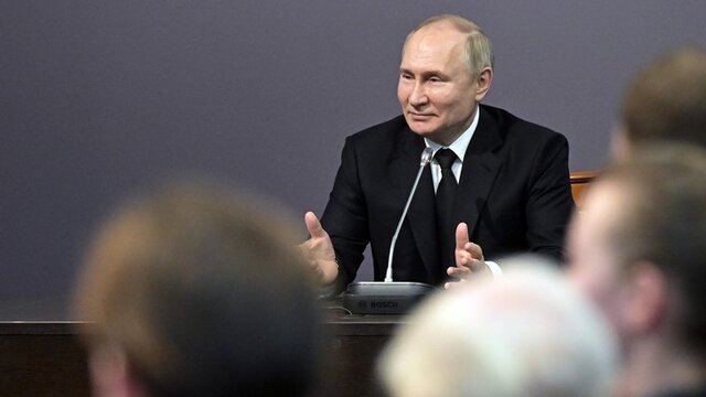 پوتین: روسیه با «جنگ تحریم‌ها» مواجه است