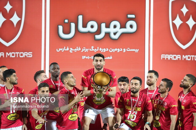 جشن شبانه سمنانی ها برای هشتمین قهرمانی پرسپولیس در لیگ برتر