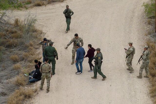 دولت بایدن ۱۵۰۰ سرباز ارتش را به مرز مکزیک می‌فرستد
