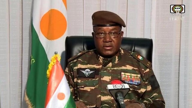 رهبر کودتا در نیجر فرمان تشکیل دولت انتقالی را امضا کرد