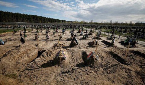 مشاور سابق پنتاگون: بیش از ۱۲۰ هزار قبر برای تلفات ضدحمله اوکراین حفر شده است