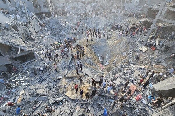 صحنه تکان دهنده دلداری پدر فلسطینی به فرزندان وحشت زده از بمباران