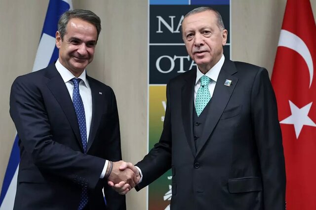 یک کارشناس مسائل ترکیه پاسخ داد
                                چرا اردوغان در شرایط فعلی به دنبال عادی‌سازی روابط با یونان است؟