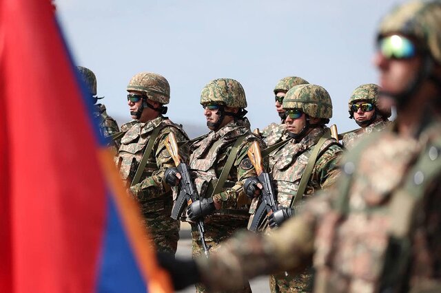 باکو: ارمنستان در مرز پایگاه تهاجمی می‌سازد