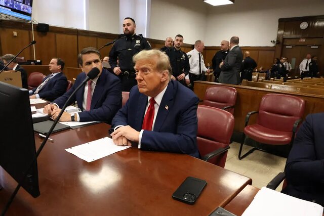ترامپ در دادگاه نیویورک: این حمله‌ به یک رقیب سیاسی است