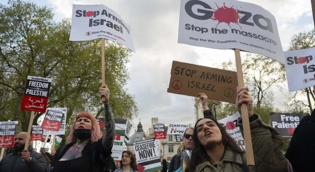 تظاهرات معترضان به فروش تسلیحات به رژیم صهیونیستی مقابل پارلمان بریتانیا