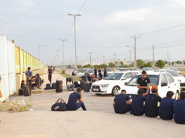 ملاثانی و فجرسپاسی پشت درهای بسته ورزشگاه غدیر/ استقلال خوزستان اجازه ورود نداد!