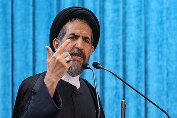 امام جمعه تهران به مسئولان نظام: پُست و مقامی که دارید ابزار رسیدن به خواسته های نفسانی نیست /با دولت اسلامی فاصله داریم