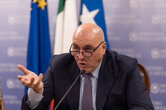 وزیر دفاع ایتالیا: کمک‌ها به اوکراین باید به نوعی باشد که امکان آتش‎بس از بین نرود