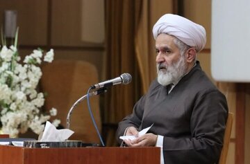 طائب: پول فروش نفت به حساب خودمان واریز می‌شود/ به دلیل تحریم‌ها امکان جابه‌جایی آن وجود ندارد