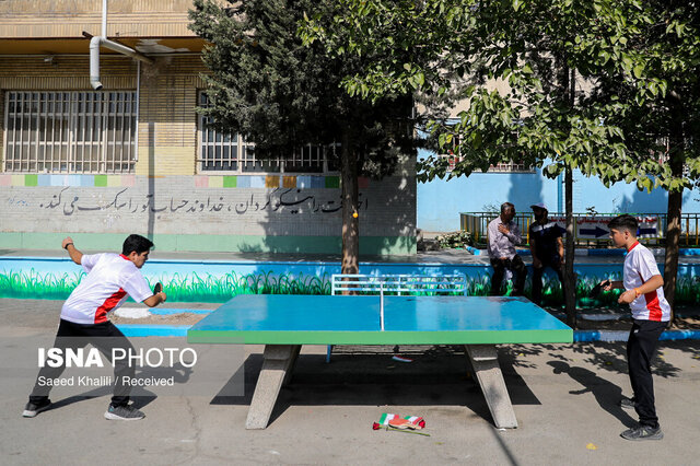 دانش‌آموزان مدال‌آور المپیک بحرین پاداش خود را دریافت می‌کنند