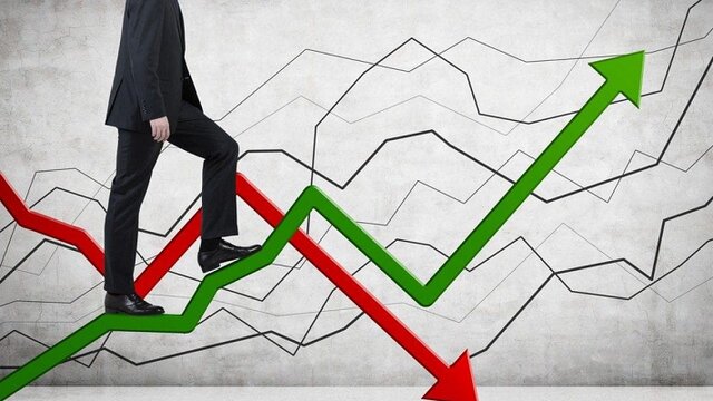 سال ۱۴۰۳ سال پرچالشی بود اما بازار سرمایه از رکود خارج شد