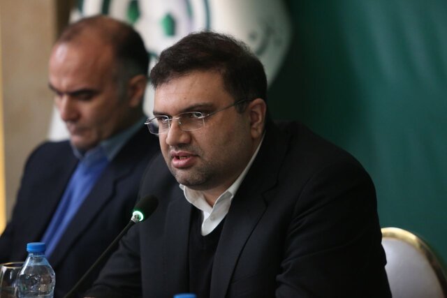 اصولی: نگران افزایش افسارگسیخته قراردادها هستیم
