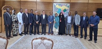 دعوت استاندار قزوین از سفرای خارجی برای حضور در مراسم پنجاه به در