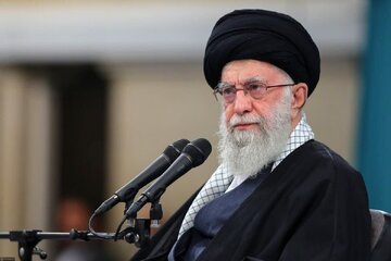 پیام رهبر انقلاب به همایش یکصدمین سال‌گشت بازتأسیس حوزه علمیه قم؛ الزامات حوزه «پیشرو و سرآمد»/ تشریح مهمترین وظیفه حوزه
