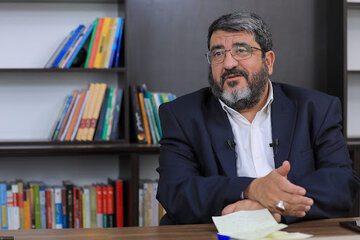 کنایه چهره نزدیک به جلیلی، به رئیس ستاد کل نیروهای مسلح / فرد نظامی نباید در مسائل دیپلماتیک دخالت کند