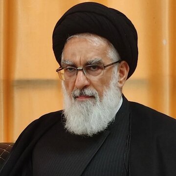 نماینده خبرگان: می‌توان برای بازدارندگی تا ۹۰درصد غنی‌سازی کرد/ می‌شود از محموله‌های دشمن در تنگه هرمز غرامت گرفت/ پیشنهاد بازرسی کشتی‌ها در تنگه هرمز