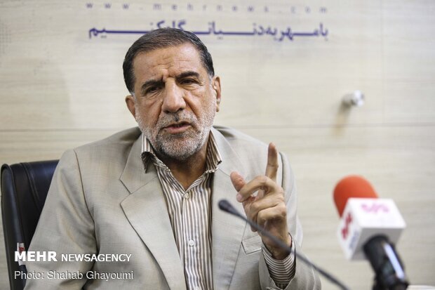 کوثری: ایران اهل منطق و مذاکره است، اما تسلیم نخواهد شد