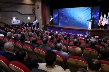 انتقاد پزشکیان از مدارس سمپاد؛ دانش‌آموزانی با فکر مهاجرت تربیت می‌کنند/ کنایه رییس‌ جمهور به جریان چپ در ایران بعد از انقلاب