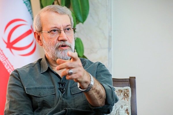 ایرانی‌ها «تسلیم‌بشو» نیستند؛ تذکر لاریجانی به جریان‌های سیاسی
