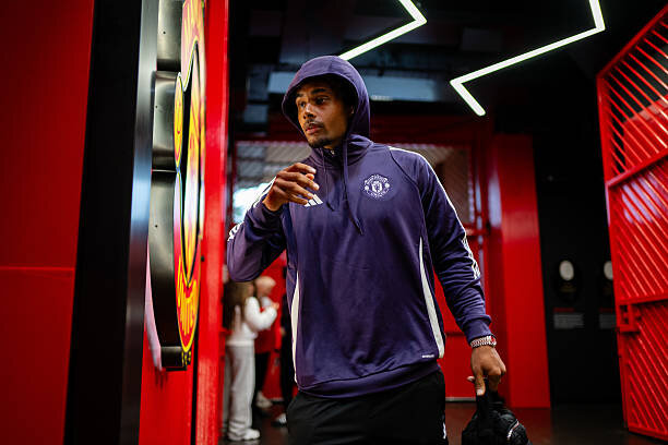 جدایی مهاجم هلندی از یونایتد در زمستان