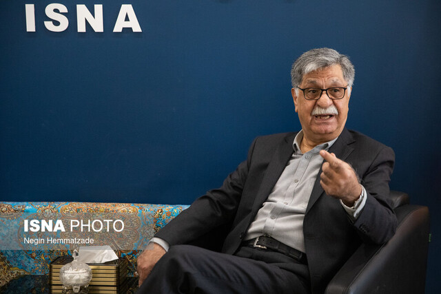 روزنامه‌نگاری همیشه «موی دماغ» سیاست بوده است/مرجعیت رسانه در «آزمون‌ها» شکل می‌گیرد